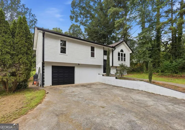 2nd image of 6180 Britt Rd Sw, Mableton, GA 30126 | MLS# 10828680