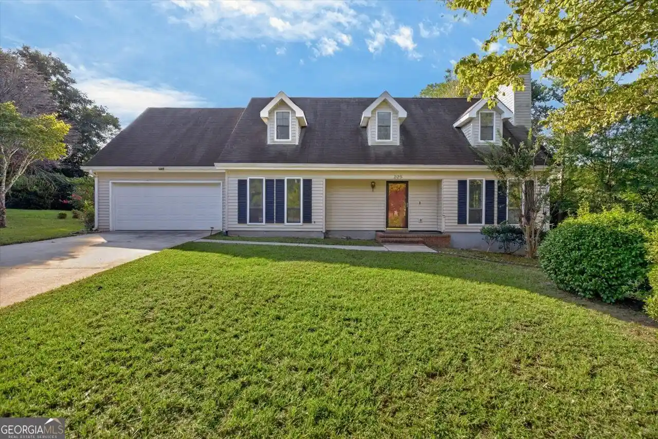 Photo 1 of Single family home for sale at 225 Blue Ridge Ln, Warner Robins, GA 31088 | MLS# 10873033 | Listing updated on 2026-10-29