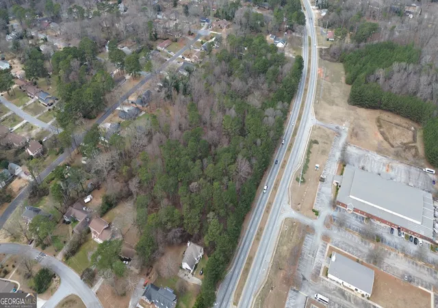Photo 4 of House for sale at 2424 Rockbridge Rd, Stone Mountain, GA 30087 | MLS# 10707732 | Listing updated on 2026-08-25