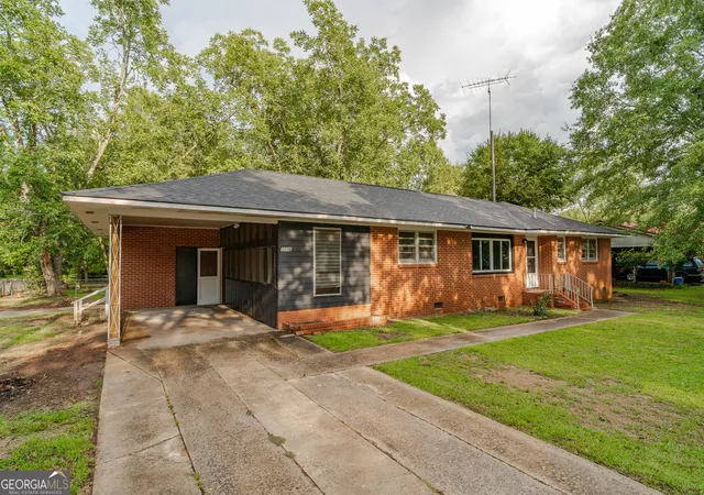 Photo 1 of Single family home for sale at 1106 Knoxville St, Fort Valley, GA 31030 | MLS# 10827196 | Listing updated on 2026-08-31