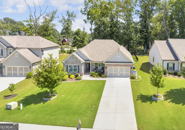 Photo 3 of Single family home for sale at 1645 Jasper Dr, Winder, GA 30680 | MLS# 10831180 | Listing updated on 2026-10-01