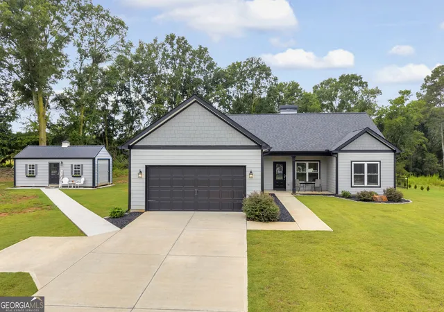 Photo 3 of Single family home for sale at 858 Scott Ml Rd, Hartwell, GA 30643 | MLS# 10805216 | Listing updated on 2026-09-15