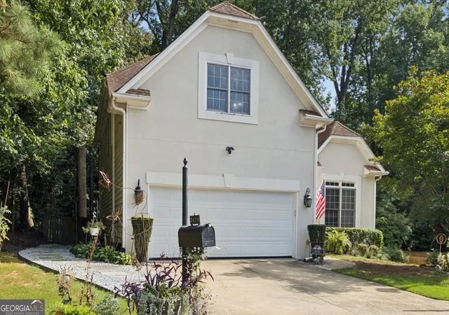 Photo 2 of Single family home for sale at 3410 Rose Arbor Ct, Atlanta, GA 30340 | MLS# 10831427 | Listing updated on 2026-09-03