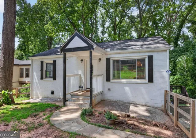 2nd image of 2162 Doris Dr, Decatur, GA 30034 | MLS# 10799372