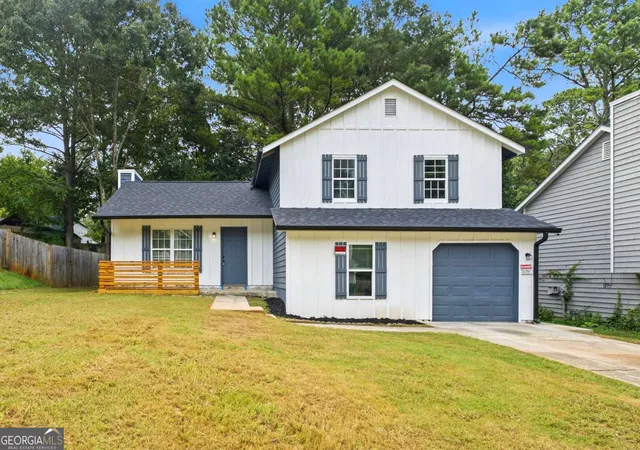 Photo 1 of Single family home for sale at 917 Lake Watch Dr, Stone Mountain, GA 30088 | MLS# 10818807 | Listing updated on 2026-08-30