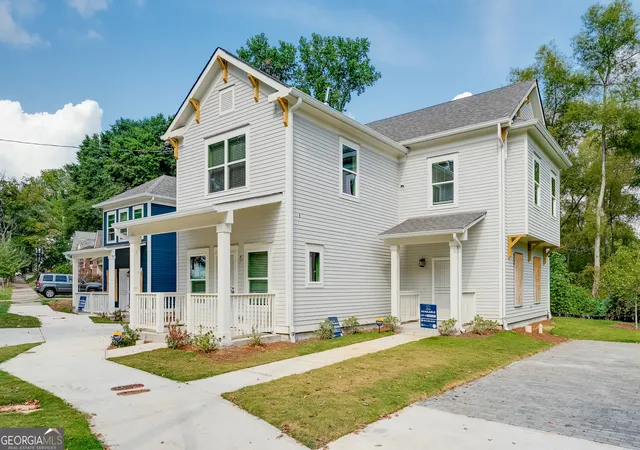 Homes for sale in Atlanta, GA | 964 Lawton St Sw, Atlanta, GA 30310 | MLS# 10516116