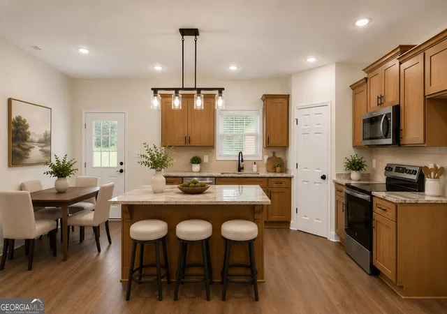 Photo 3 of Sale Pending at 108 Laurel Oak Ln, Warner Robins, GA 31093 | MLS# 10730134 | Listing updated on 2026-09-07