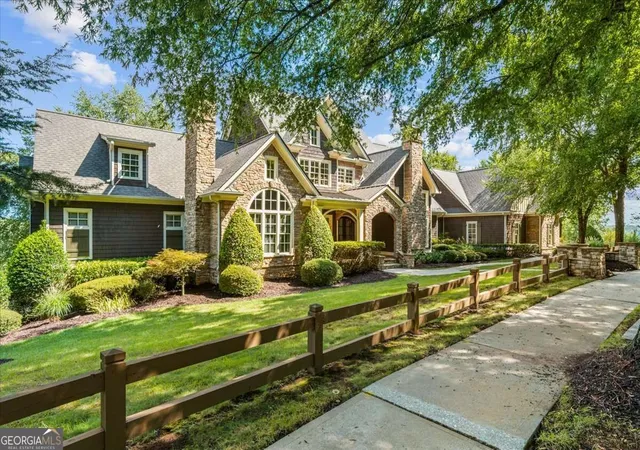 Photo 4 of Single family home for sale at 6205 Random Winds Bluff, Gainesville, GA 30506 | MLS# 10829951 | Listing updated on 2026-10-24
