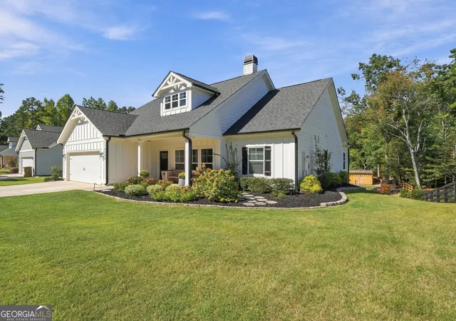 Photo 1 of Single family home for sale at 9280 Long Holw Rd, Gainesville, GA 30506 | MLS# 10856901 | Listing updated on 2026-10-26