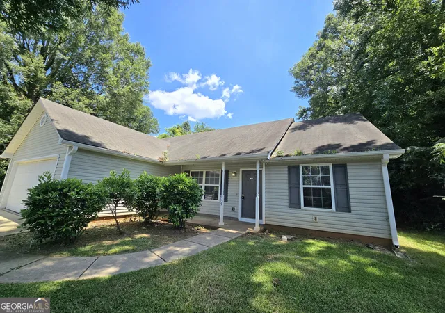 Photo 1 of Single family home for sale at 999 Dixie Dr, Jonesboro, GA 30236 | MLS# 10567729 | Listing updated on 2025-09-02