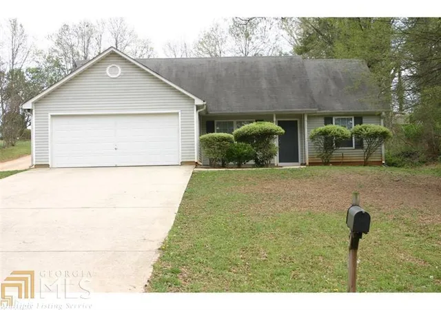 Photo 1 of Single family home for sale at 999 Dixie Dr, Jonesboro, GA 30236 | MLS# 10567729 | Listing updated on 2025-09-02