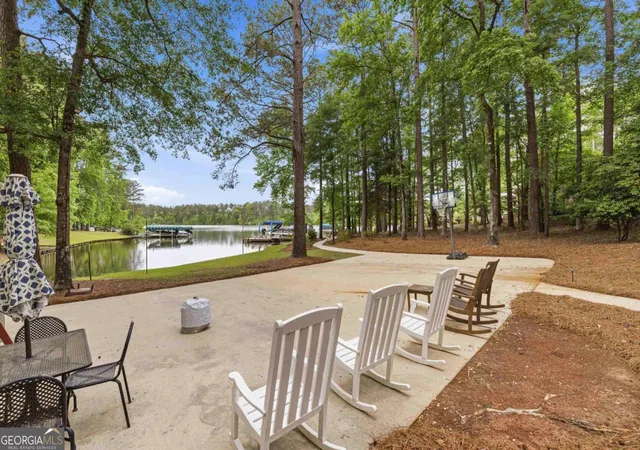 3rd image of 1010 Holmes Dr, White Plains, GA 30678 | MLS# 10758681
