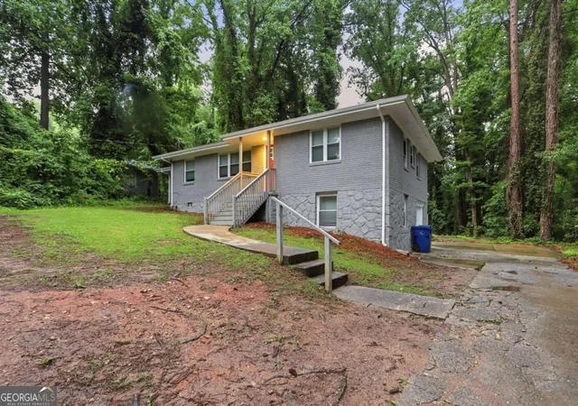 3rd image of 3896 Rux Rd Sw, Atlanta, GA 30331 | MLS# 10777049