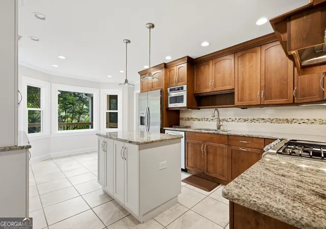 Photo 3 of Sale Pending at 215 Birch Hollow Pl, Roswell, GA 30076 | MLS# 10819347 | Listing updated on 2026-08-28