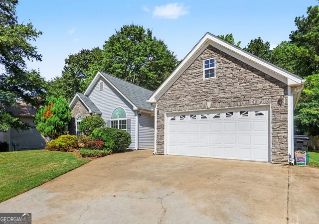 Photo 2 of Single family home for sale at 187 Ivey Lake Pkwy, Temple, GA 30179 | MLS# 10829446 | Listing updated on 2026-09-08