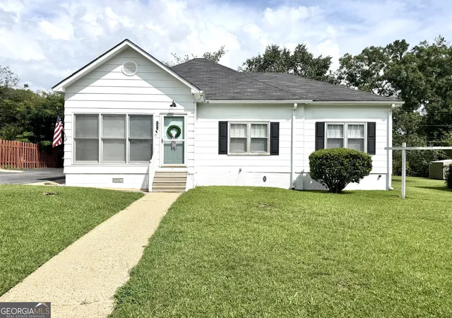 Homes for sale in Valley, AL | 2004 32nd Street, Valley, AL 36854 | MLS# 10805577