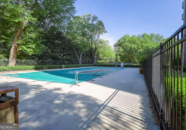 2nd image of 1501 Clairmont Rd, Decatur, GA 30033