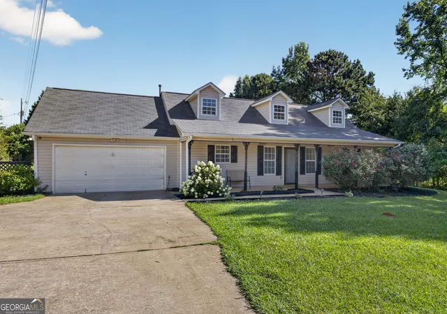 Photo 2 of Single family home for sale at 2078 Highway 81 W, Mcdonough, GA 30253 | MLS# 10810295 | Listing updated on 2026-09-07