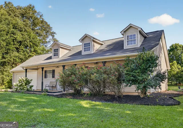 Photo 3 of Single family home for sale at 2078 Highway 81 W, Mcdonough, GA 30253 | MLS# 10810295 | Listing updated on 2026-09-07