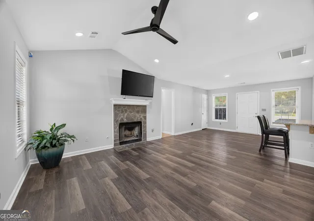 Photo 4 of Single family home for sale at 2078 Highway 81 W, Mcdonough, GA 30253 | MLS# 10810295 | Listing updated on 2026-09-07