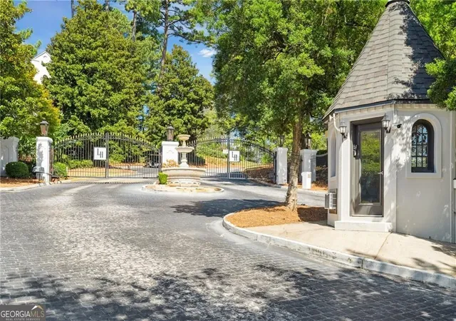 Photo 3 of Condo for sale at 2201 Pine Heights Dr Ne, Atlanta, GA 30324 | MLS# 10831289 | Listing updated on 2026-09-05