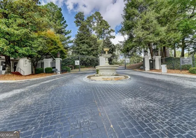 Photo 3 of Condo for sale at 2201 Pine Heights Dr Ne, Atlanta, GA 30324 | MLS# 10831289 | Listing updated on 2026-09-05