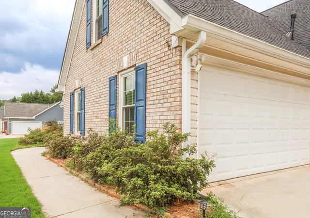 Photo 3 of Single family home for sale at 1319 Idlewood Ct, Mcdonough, GA 30252 | MLS# 10808205 | Listing updated on 2026-09-18