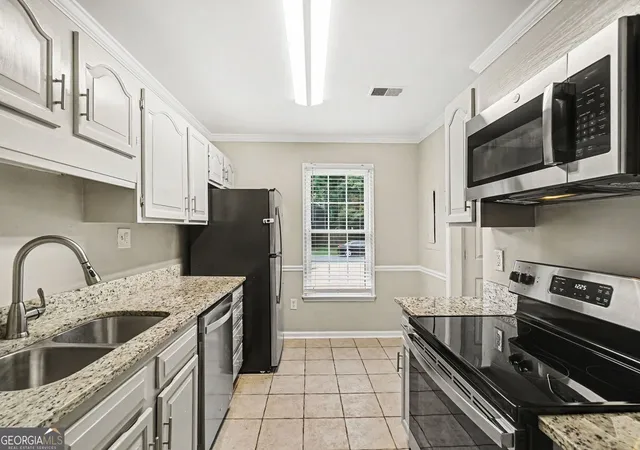 2nd image of 567 Salem Woods Dr Se, Marietta, GA 30067 | MLS# 10820905