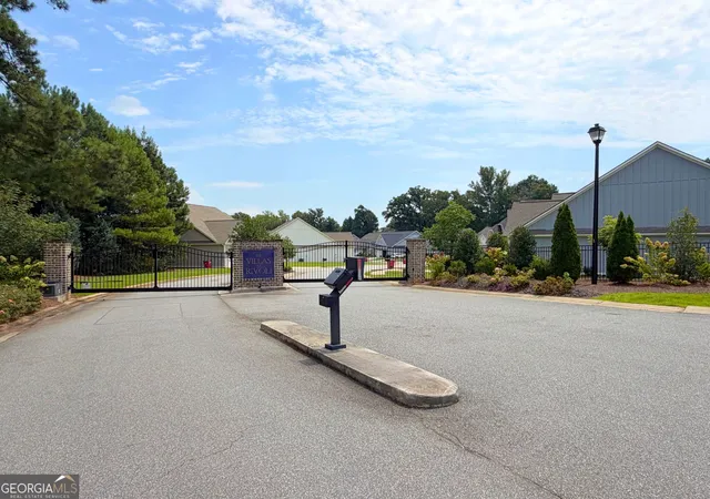 Photo 2 of Sale Pending at 129 Courtney Leigh Ln, Macon, GA 31210 | MLS# 10834577 | Listing updated on 2026-09-05