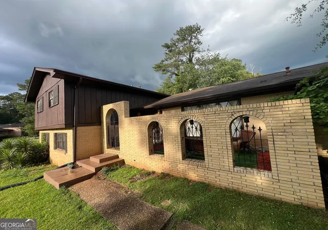 3rd image of 4678 Tara Woods Dr, Ellenwood, GA 30294 | MLS# 10798313