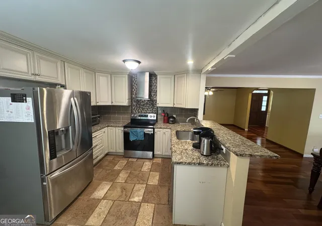 Photo 2 of Single family home for sale at 201 Loraine Woods Dr, Macon, GA 31210 | MLS# 10800484 | Listing updated on 2026-07-21