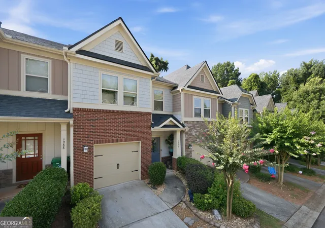 2nd image of 1090 N Village Dr, Decatur, GA 30032 | MLS# 10797902