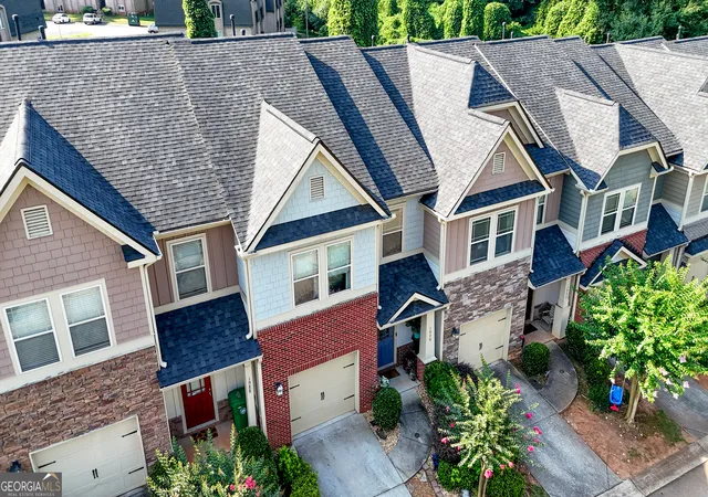 3rd image of 1090 N Village Dr, Decatur, GA 30032 | MLS# 10797902