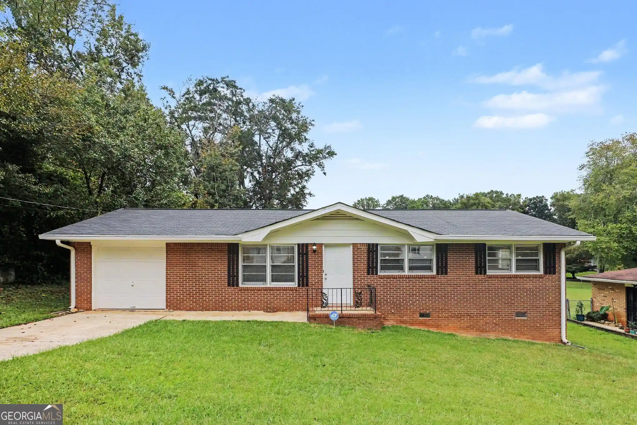 Photo 1 of Single family home for sale at 2541 Burton Cir, Morrow, GA 30260 | MLS# 10867990 | Listing updated on 2026-10-20