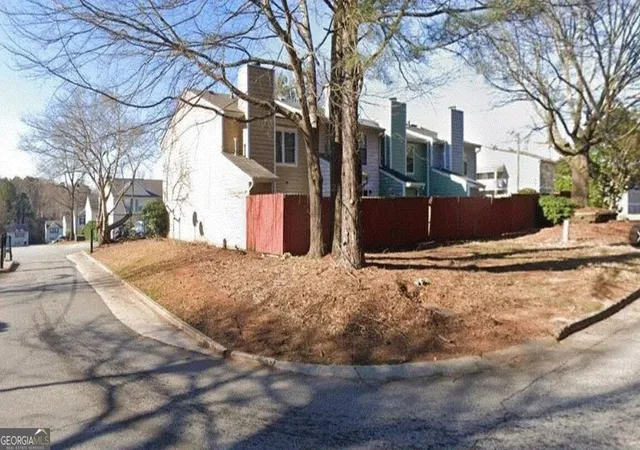 2nd image of 1021 Thornwood Ln, Stone Mountain, GA 30083 | MLS# 10797892