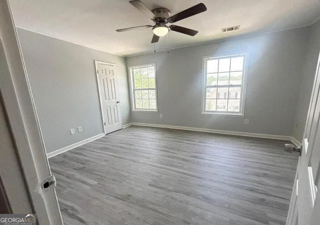 3rd image of 1021 Thornwood Ln, Stone Mountain, GA 30083 | MLS# 10797892
