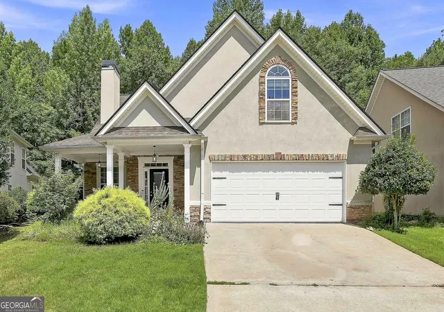 1st image of 10 Fenway Ct, Newnan, GA 30265 | MLS# 10821186