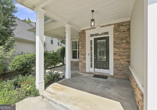 Photo 2 of Single family home for sale at 10 Fenway Ct, Newnan, GA 30265 | MLS# 10821186 | Listing updated on 2026-10-23