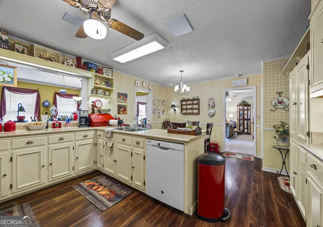 Photo 3 of Sale Pending at 134 Skelton St, Royston, GA 30662 | MLS# 10804114 | Listing updated on 2026-09-01