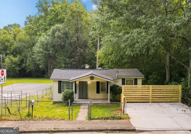 Photo 2 of Single family home for sale at 293 E Carver Dr, Athens, GA 30601 | MLS# 10823377 | Listing updated on 2026-09-03
