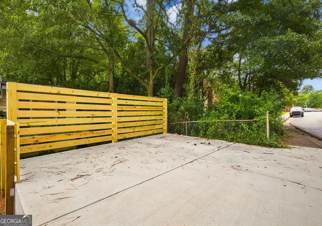 Photo 3 of Single family home for sale at 293 E Carver Dr, Athens, GA 30601 | MLS# 10823377 | Listing updated on 2026-09-21