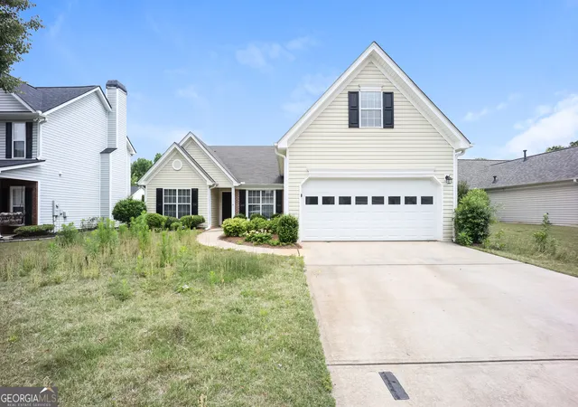 Photo 1 of Single family home for sale at 413 Baldwin Ct, Newnan, GA 30263 | MLS# 10809402 | Listing updated on 2026-10-07
