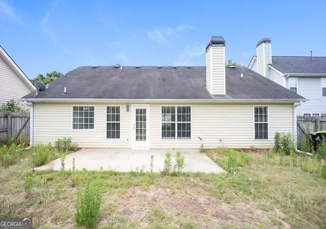 Photo 3 of Single family home for sale at 413 Baldwin Ct, Newnan, GA 30263 | MLS# 10809402 | Listing updated on 2026-10-07
