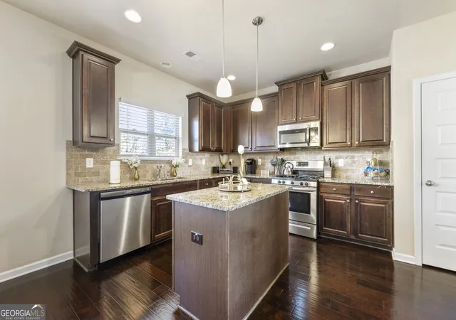 Photo 4 of Sale Pending at 536 Caledon Way, Hampton, GA 30228 | MLS# 10461357 | Listing updated on 2026-08-03