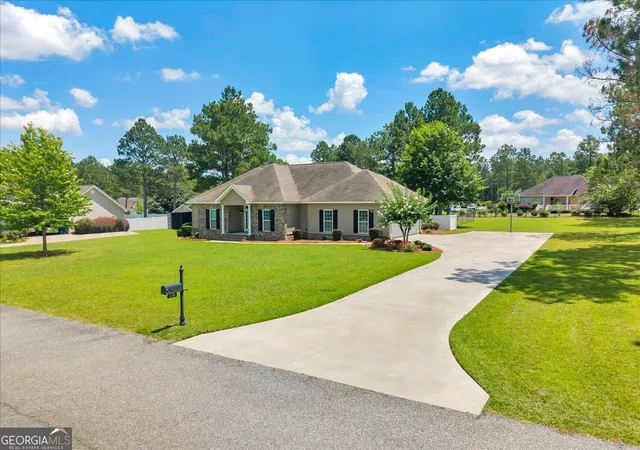 3rd image of 410 Heartwood Ln, Dublin, GA 31021 | MLS# 10799481