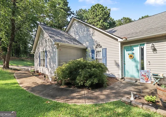 2nd image of 30 Saddlebrook Wy, Senoia, GA 30276 | MLS# 10814108