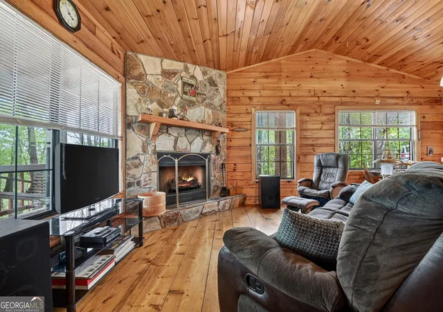Photo 3 of Single family home for sale at 660 Ripshin Mountain Rd, Blue Ridge, GA 30513 | MLS# 10738321 | Listing updated on 2026-09-18