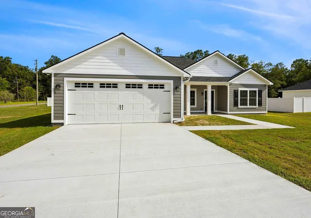 Photo 4 of Single family home for sale at 110 Robinson St, Folkston, GA 31537 | MLS# 10814424 | Listing updated on 2026-09-03