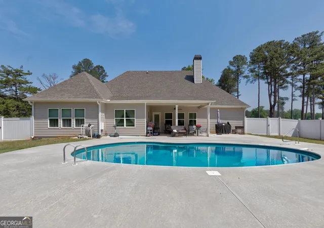 Homes for sale in Williamson, GA | 156 Lake Point Dr, Williamson, GA 30292 | MLS# 10740418