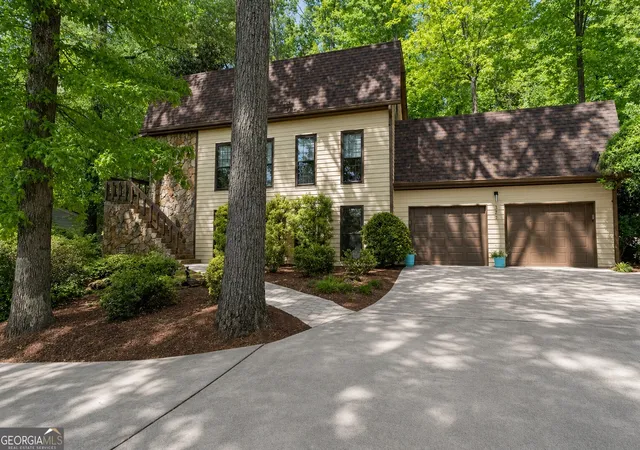 Photo 1 of Single family home for sale at 395 Nottingham Dr, Marietta, GA 30066 | MLS# 10740213 | Listing updated on 2026-09-14